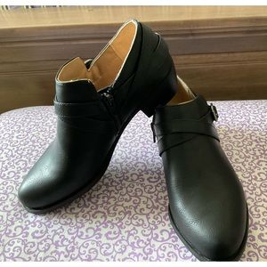 WOMEN’S SHOES by Life Stride